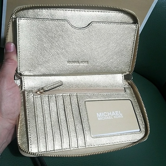 michael kors Bags | New Wallet Iphone 8 Case Carryall Authentic Mk | Poshmark